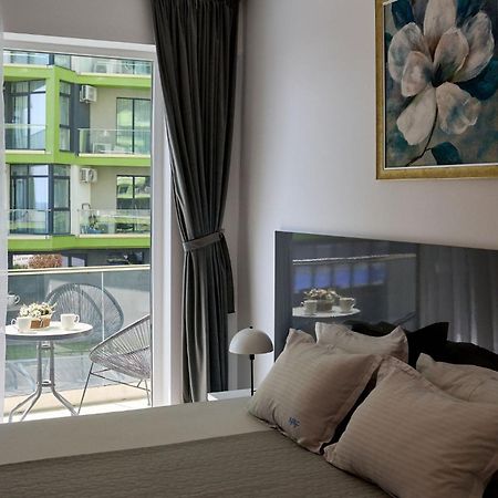 Maya Apartment- Spa N Pools Beach Resort Mamaia Eksteriør bilde