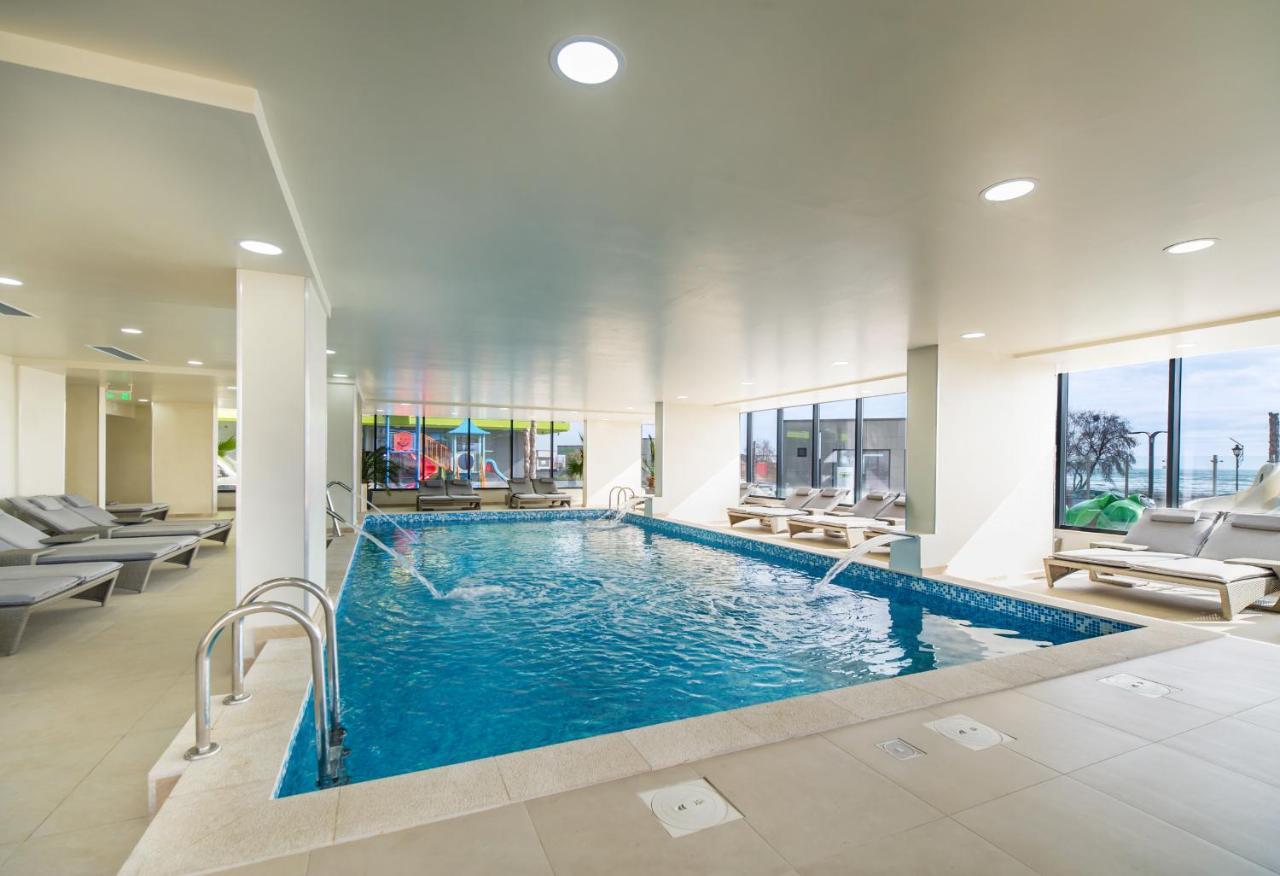 Maya Apartment- Spa N Pools Beach Resort Mamaia Eksteriør bilde