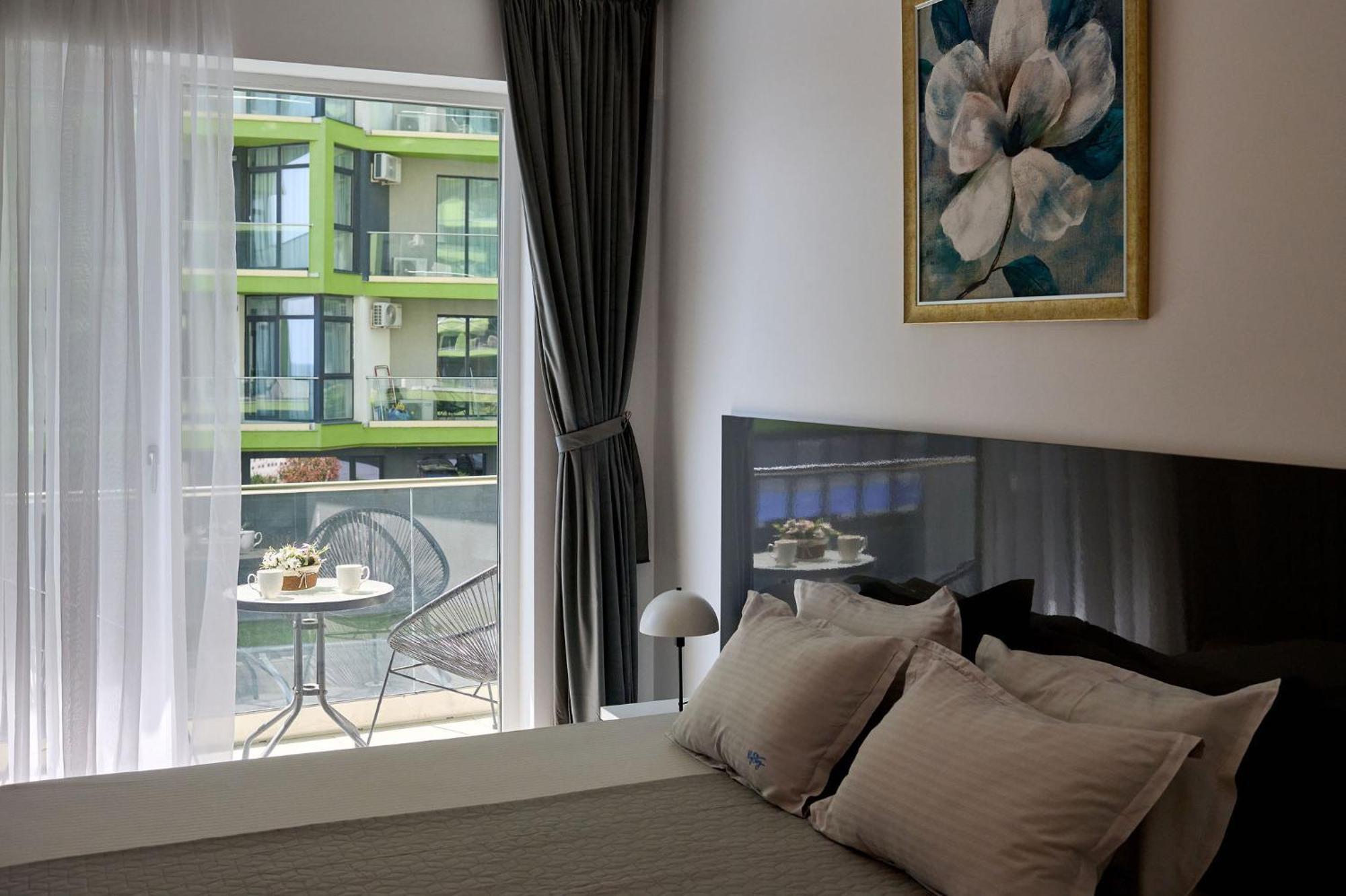 Maya Apartment- Spa N Pools Beach Resort Mamaia Eksteriør bilde