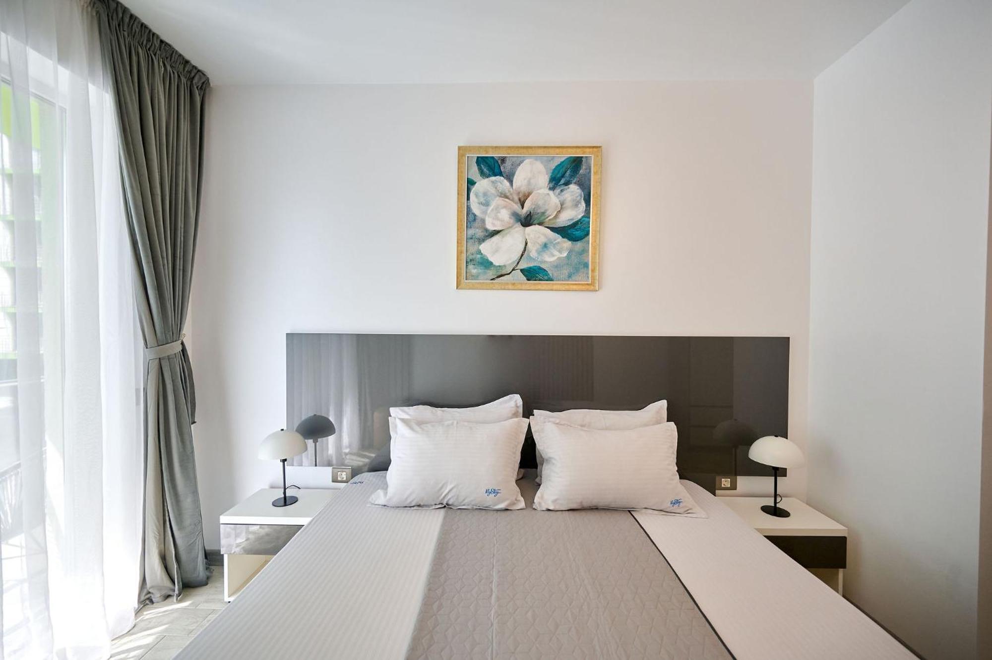 Maya Apartment- Spa N Pools Beach Resort Mamaia Eksteriør bilde