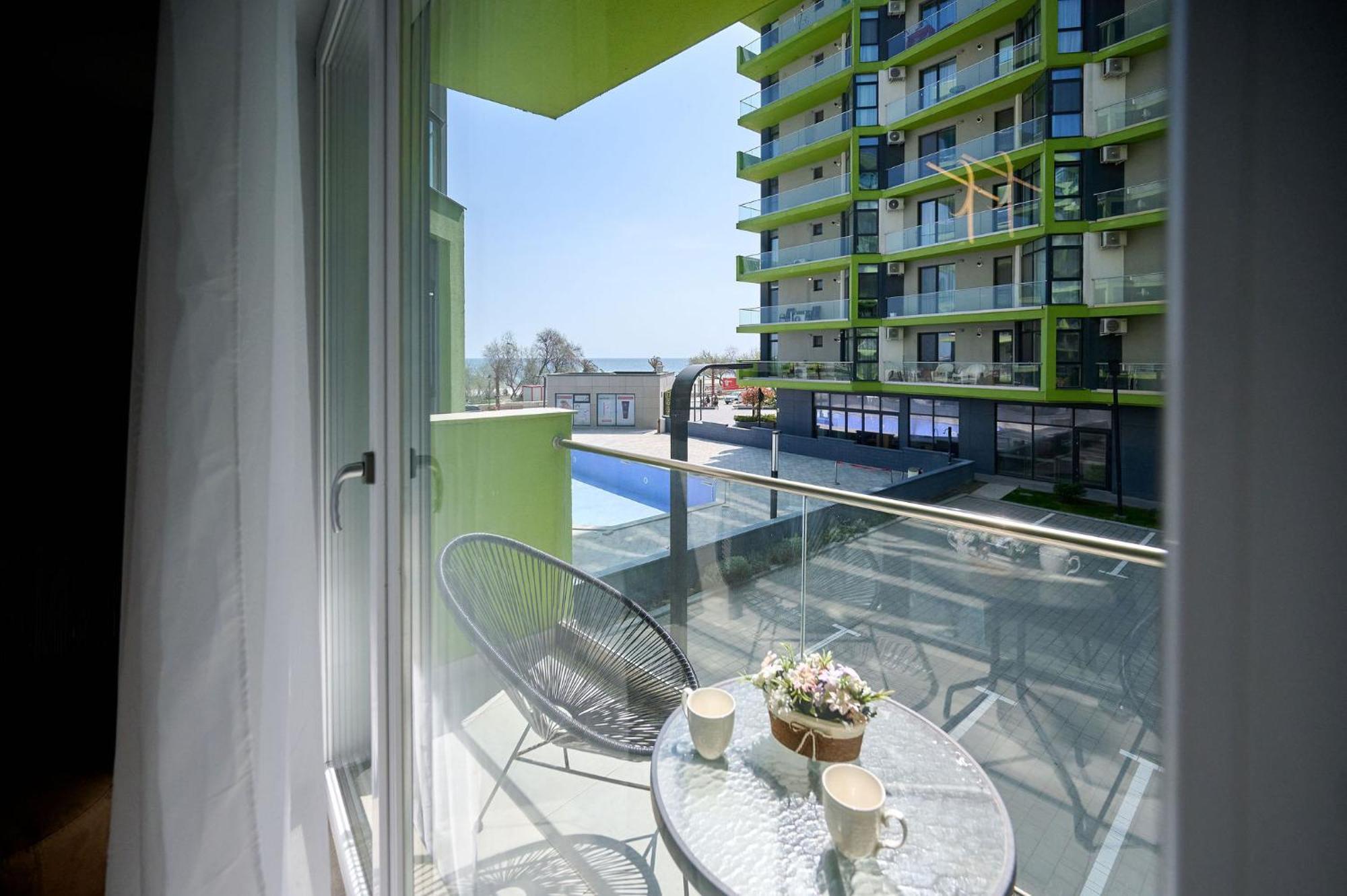 Maya Apartment- Spa N Pools Beach Resort Mamaia Eksteriør bilde